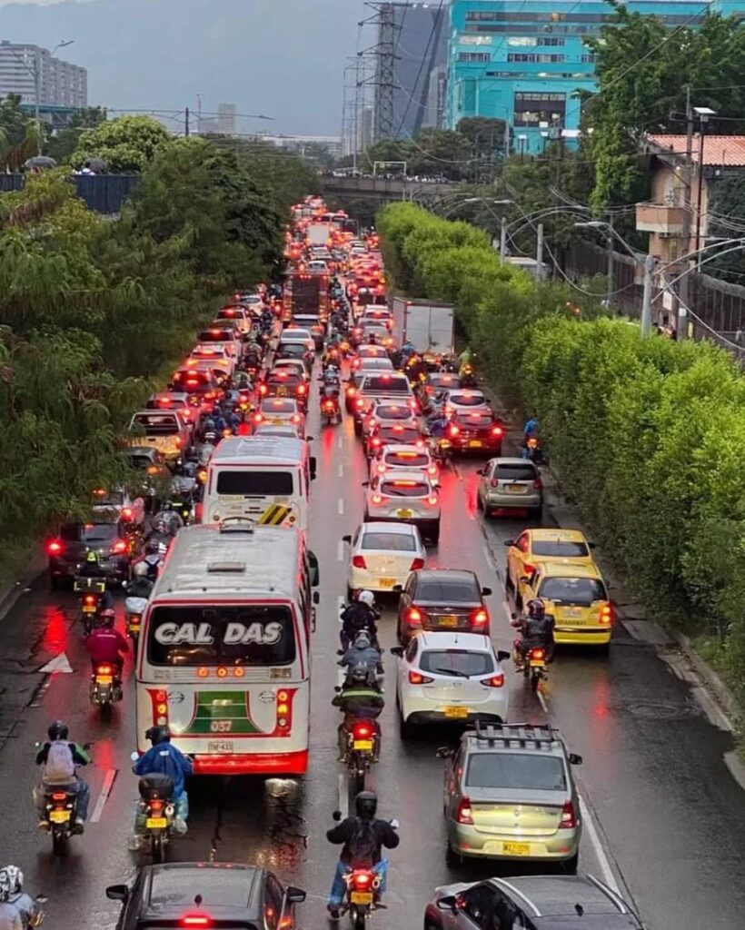 Don't Do This in Medellin 4 Medellin Rush Hour